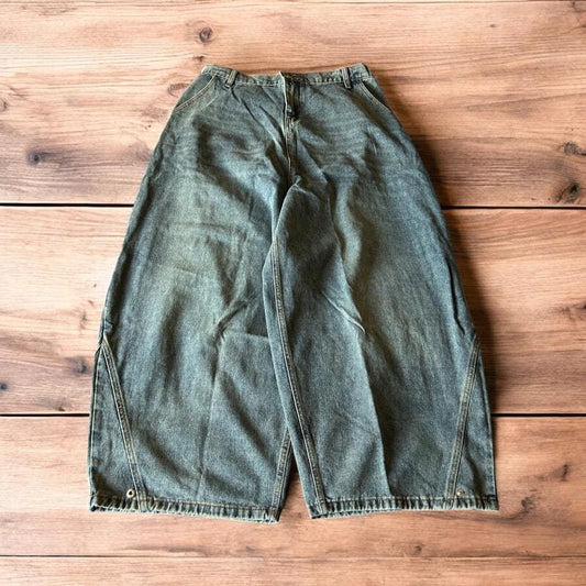 Incredible super baggy wide leg balloon fit jeans in mid blue wash.