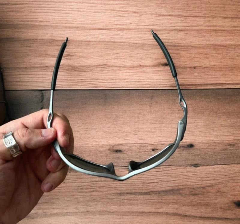 Insane metal frame sunglasses in grey with black lense. One size.