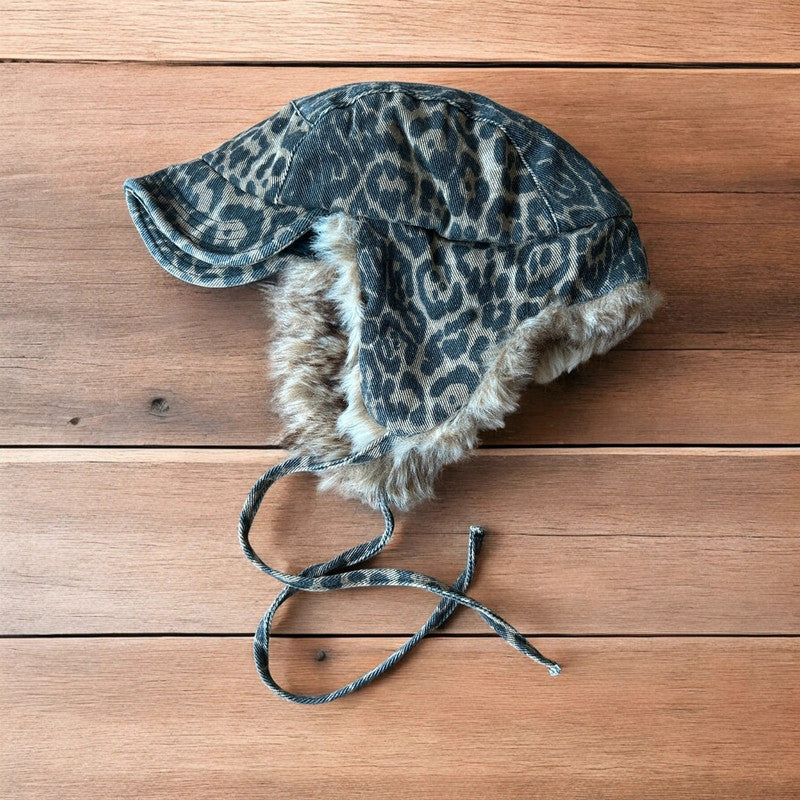 Vintage style trapper Russian ear flap hat cap in leopard & beige colour way. One size.