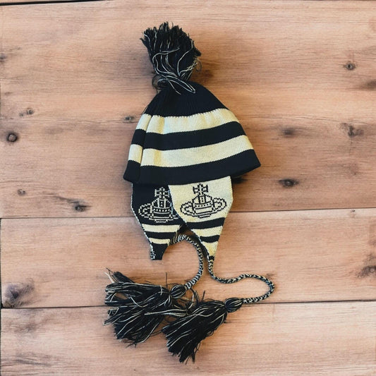Lovely vintage style Dappy ear flap bobble hat in black/beige stripes. One size.