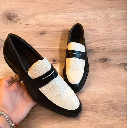 Lovely classic style loafers shoes in black and white design.