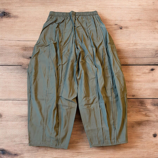Insane super baggy wide leg skater trousers in khaki.