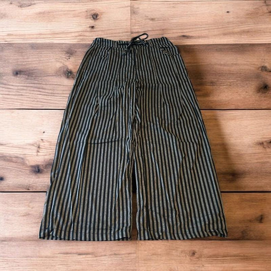 Vintage style baggy wide leg striped linen style trousers in black/grey.