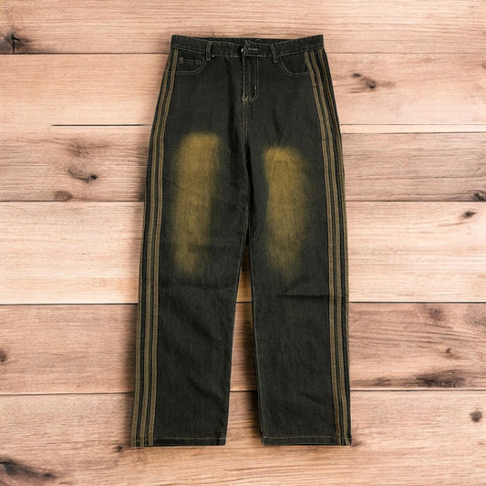 Vintage style relaxed loose skater fit jeans with side stripes in dark blue wash.