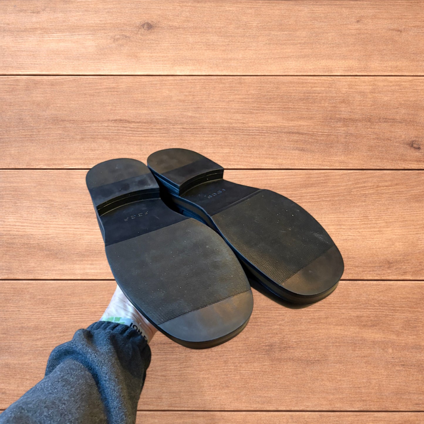 Lovely faux leather slip on loafers shoes in black.