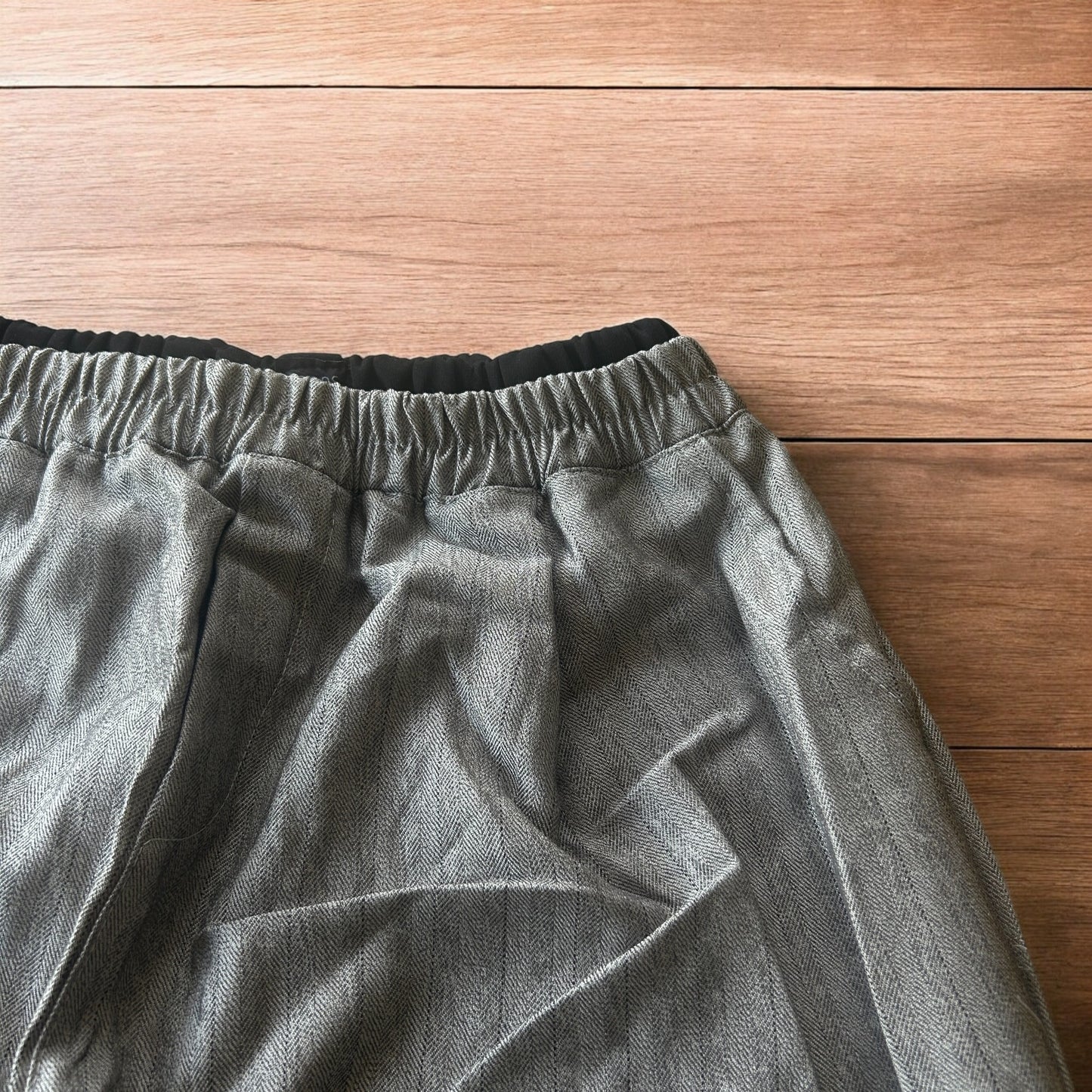 Lovely baggy wide leg pinstripe lounge pants trousers in grey/beige.