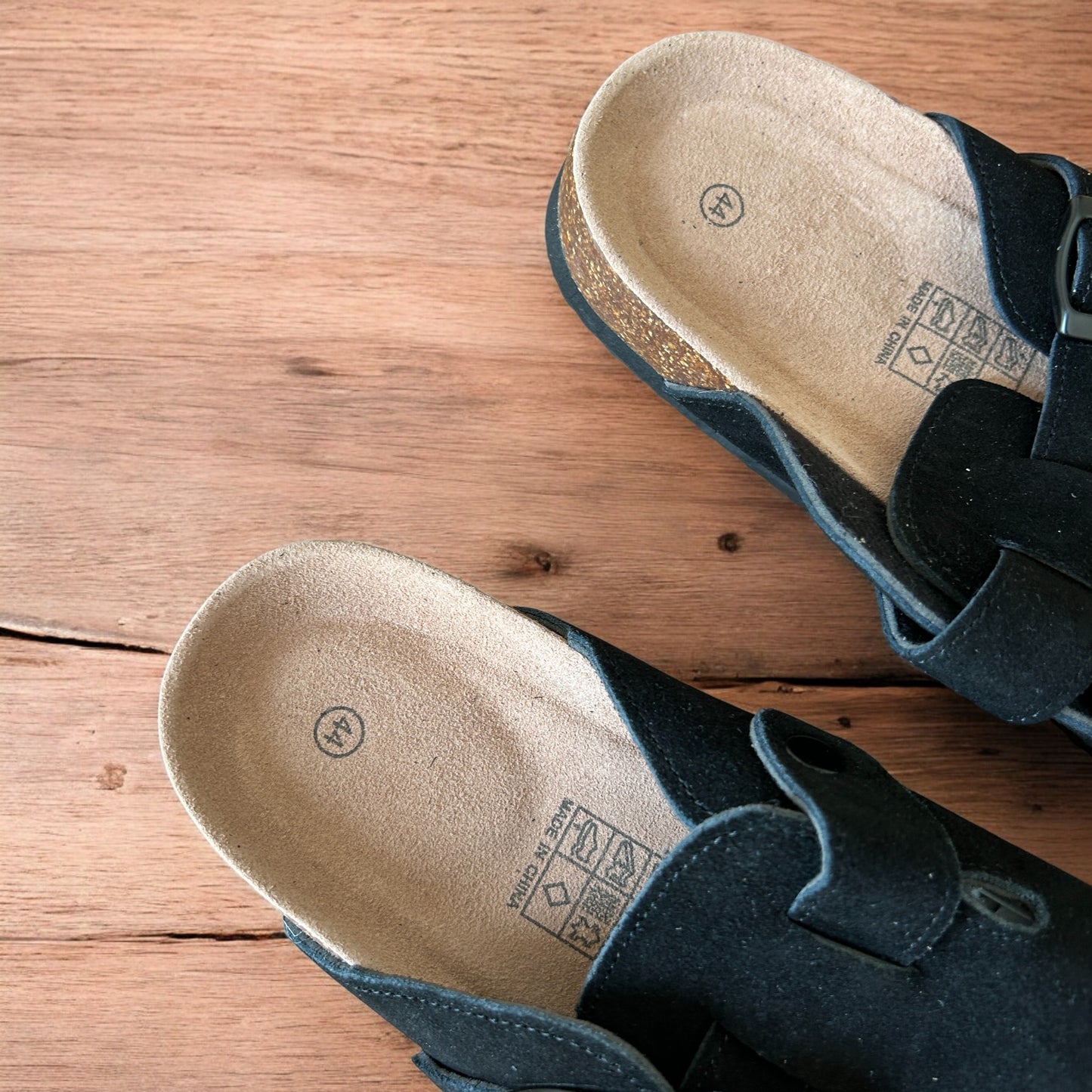 Lovely suede mules cloggs shoes in black.