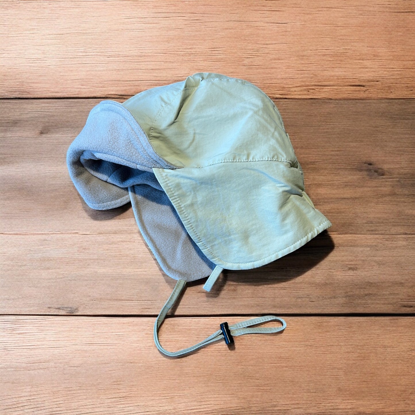 Insane Military Pilot Trapper padded fluffy hat cap in beige/cream. One size.