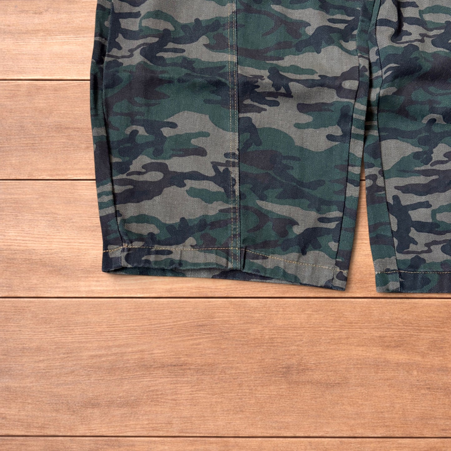 Super baggy wide leg cargo carpenter trousers in army camo.