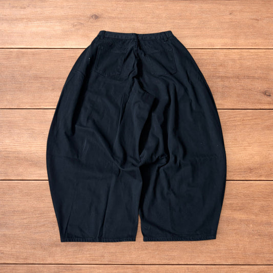 Super baggy wide leg balloon fit jeans in black.