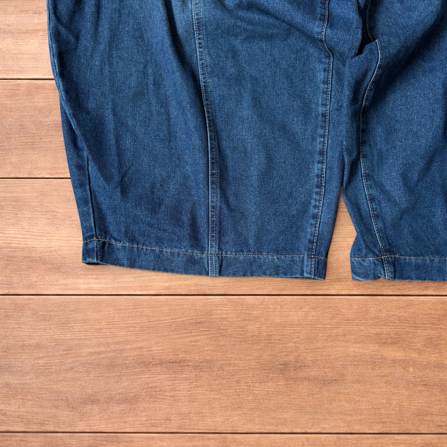 Super baggy wide leg balloon fit jeans in blue.