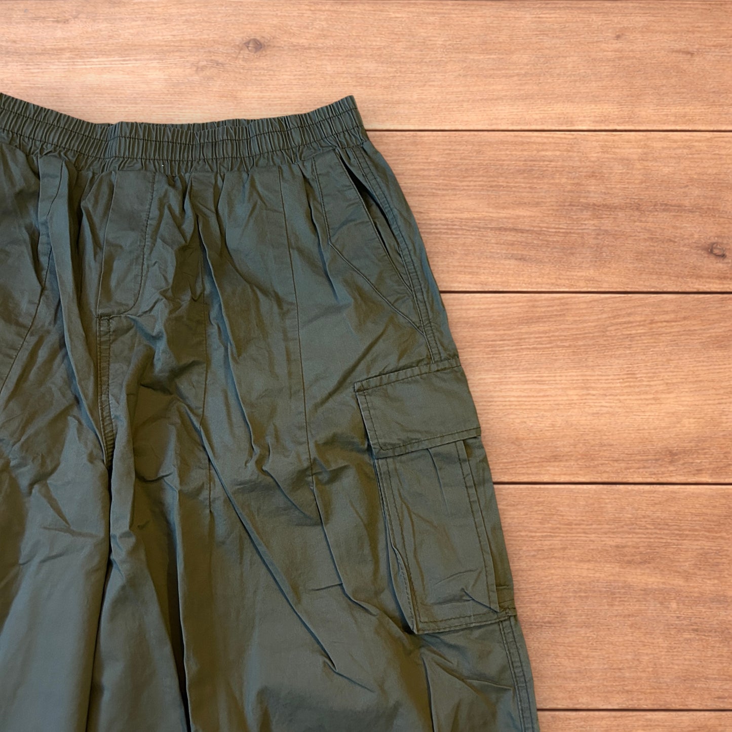 Insane super baggy wide leg Korean cargo parachute trousers in khaki green.