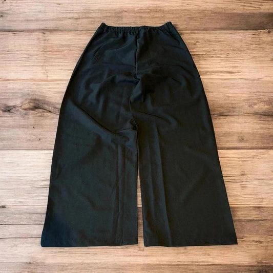 Incredible vintage style baggy wide leg tailored trousers in black.