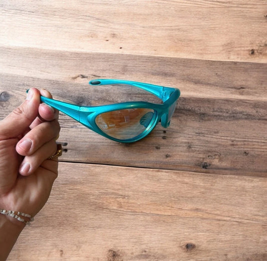 Cool Y2k wrap around skiing cycling sunglasses in blue. One size.