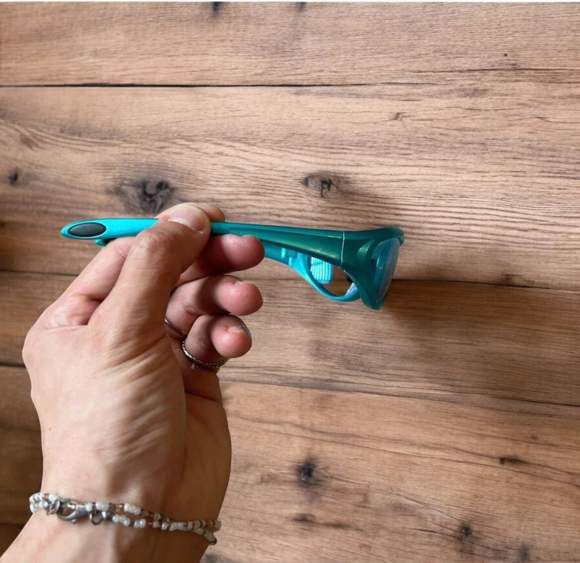 Cool Y2k wrap around skiing cycling sunglasses in blue. One size.