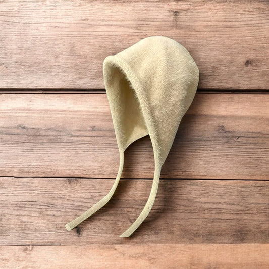 Lovely Y2k Japanese knitted beanie bonnet ear flap hat in beige/cream. One Size.