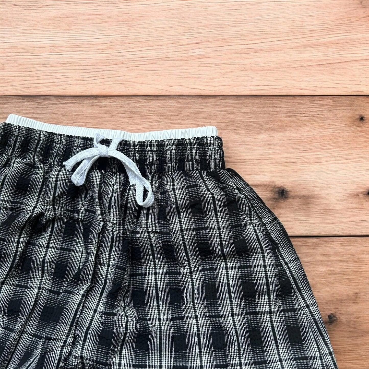 Lovely baggy wide leg checkered lounge pants trousers in black/white.