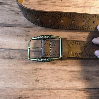 Vintage style faux leather western cowboy belt in brown with bronze trim. 105cm.