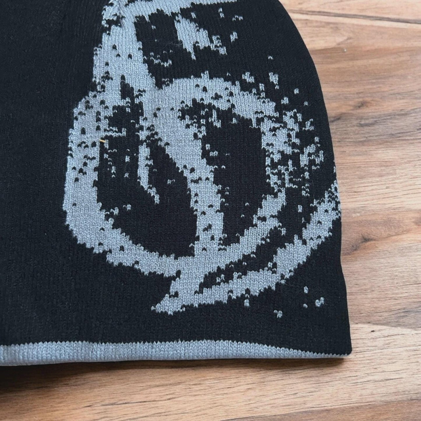 Cool Japanese vintage style beanie hat in black with graphic design. One size.
