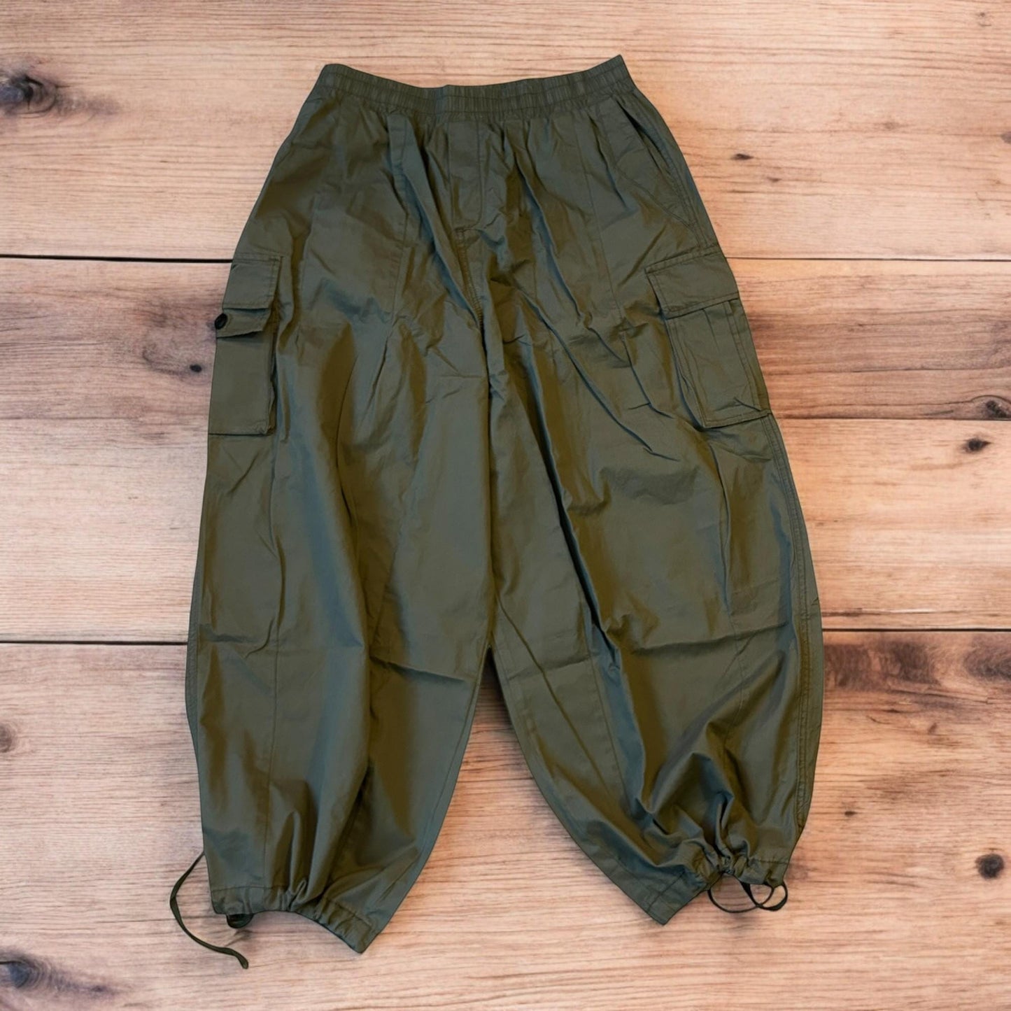 Insane super baggy wide leg Korean cargo parachute trousers in khaki green.