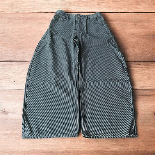 Vintage style wide leg baggy pinstripe trousers in black/white.