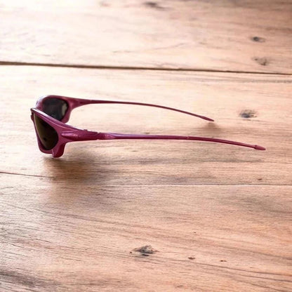 Insane polarised sunglasses in pink with black lense. One size.