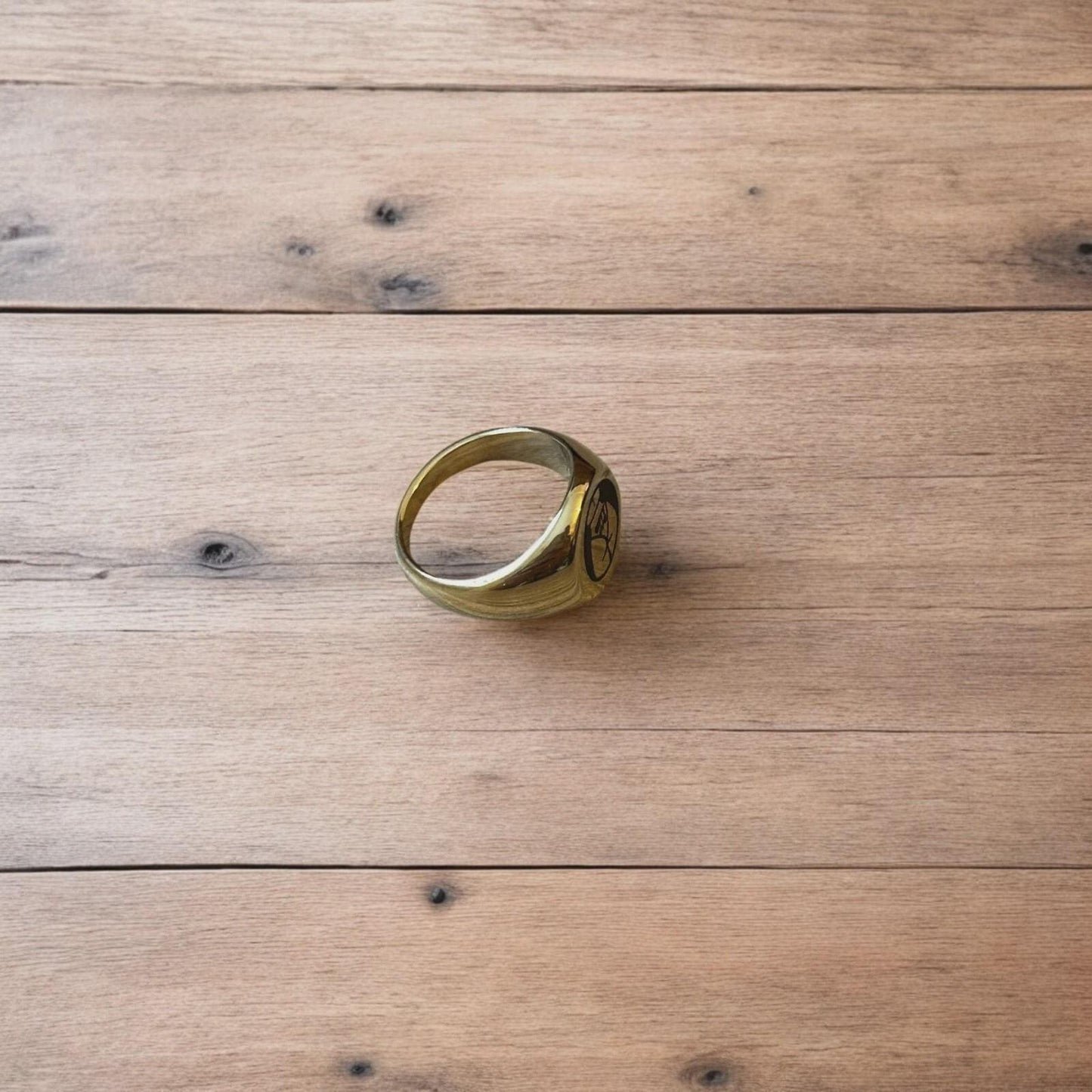 Lovely stainless steel gold Butt Club women figure signet ring.