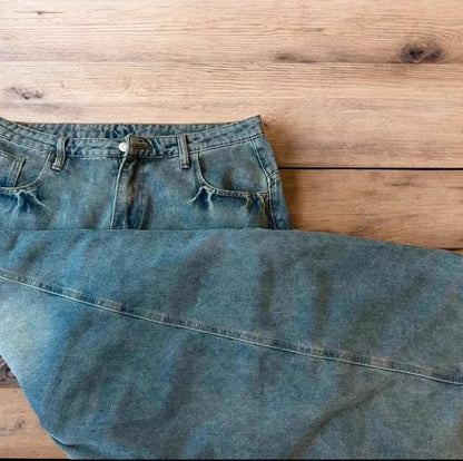 Incredible vintage style baggy wide leg skater fit jeans with fade in light blue.
