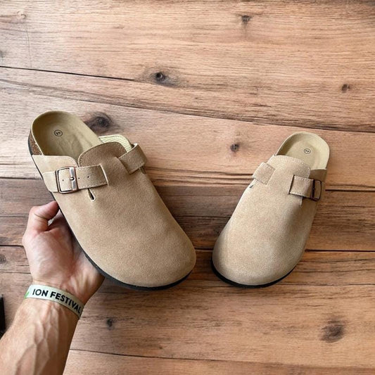 Lovely suede mules sandals in beige/cream.