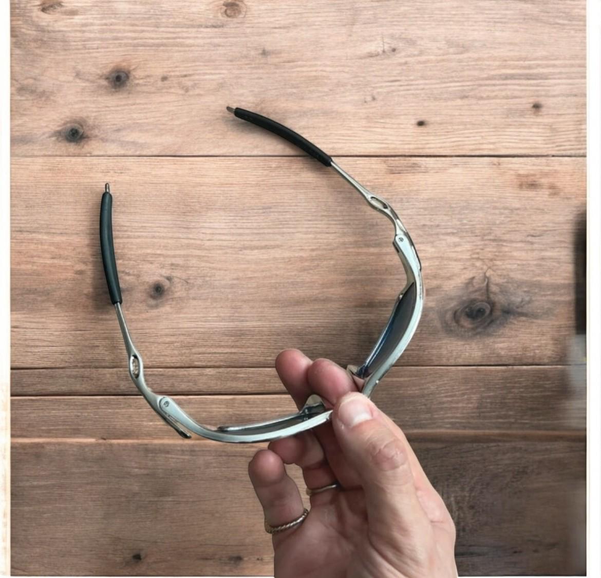Insane metal frame sunglasses in silver with orange lense. One size.