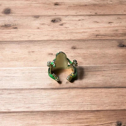 Novelty fun Frog adjustable ring in green/silver. One size.