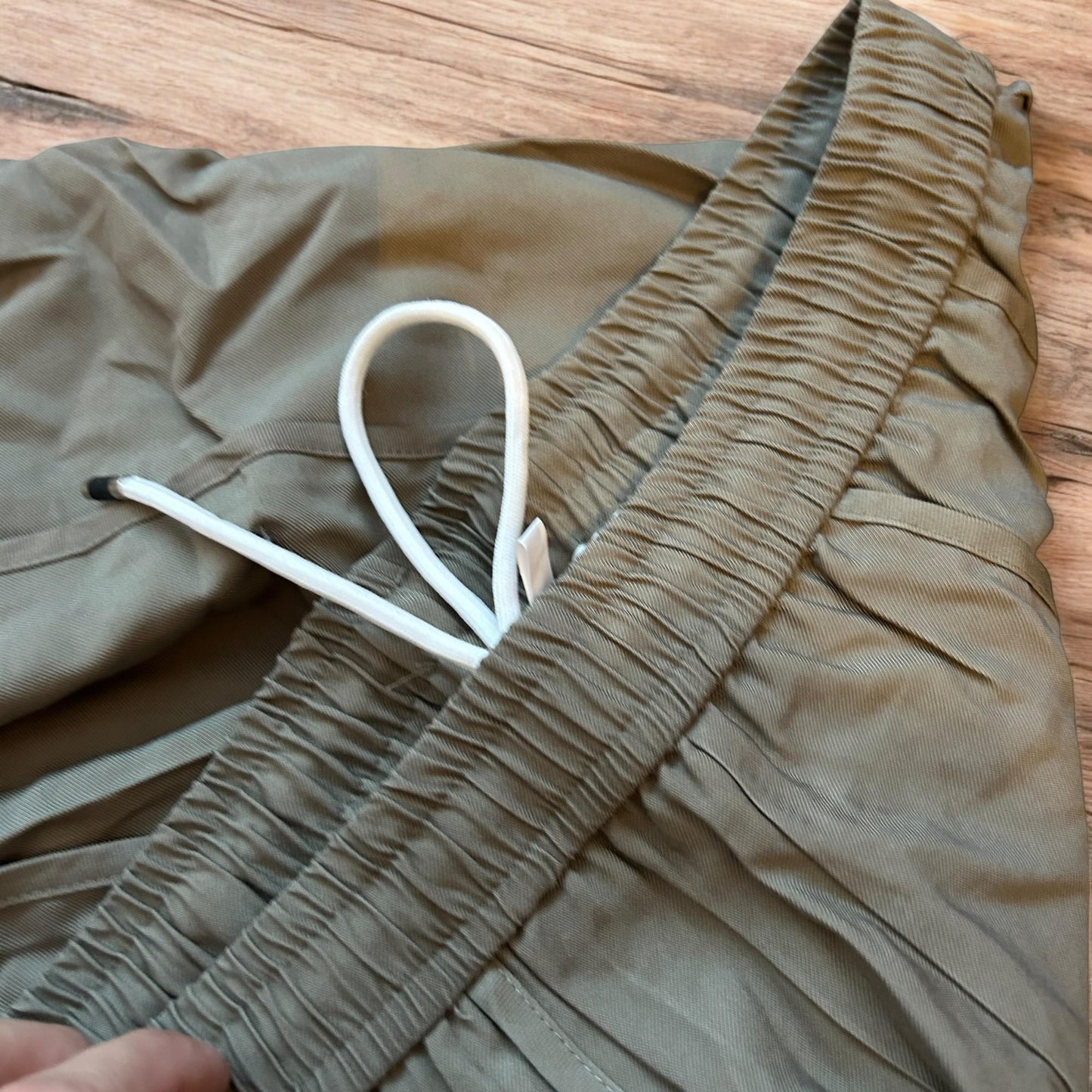 Insane super baggy wide leg skater trousers in khaki.