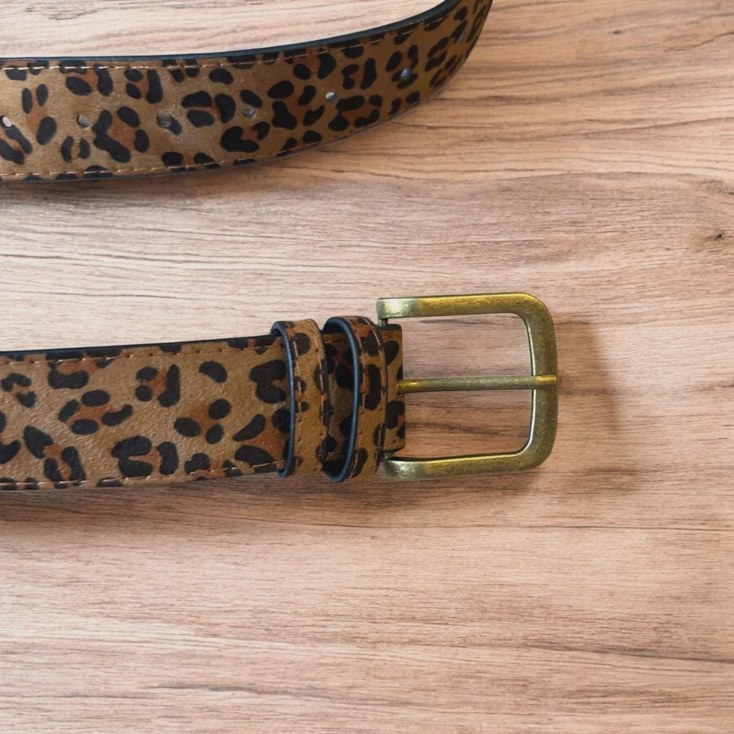 Vintage style faux leather western leopard cowboy belt with bronze trim. 105cm.