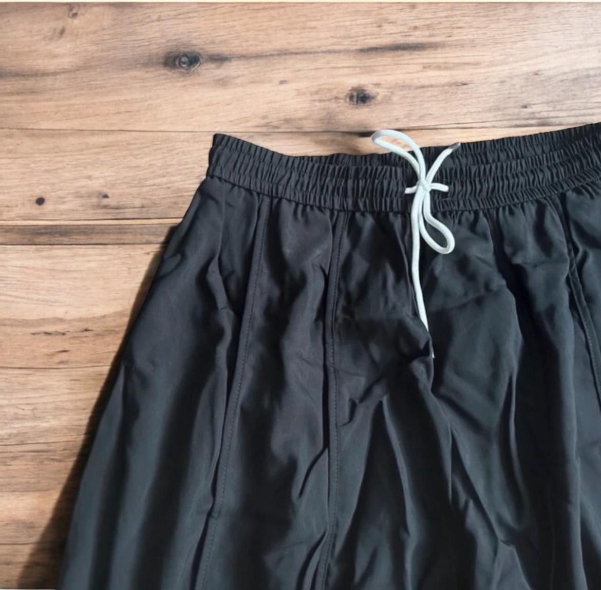 Insane super baggy wide leg skater trousers in black.