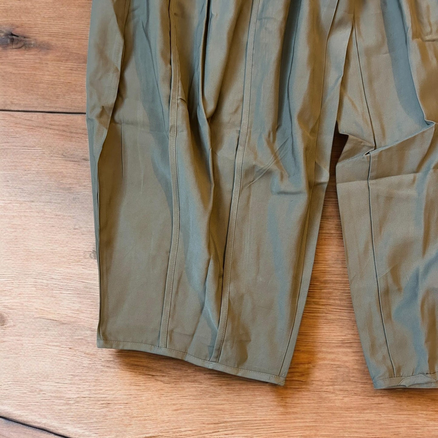Insane super baggy wide leg skater trousers in khaki.