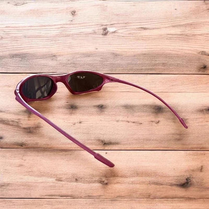Insane polarised sunglasses in pink with black lense. One size.