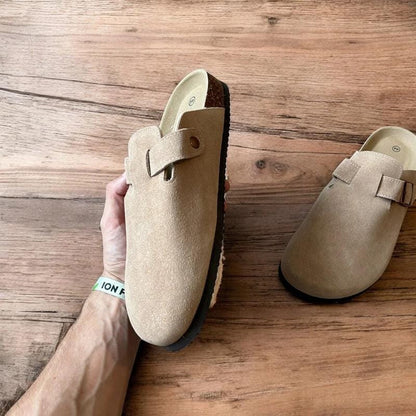 Lovely suede mules sandals in beige/cream.