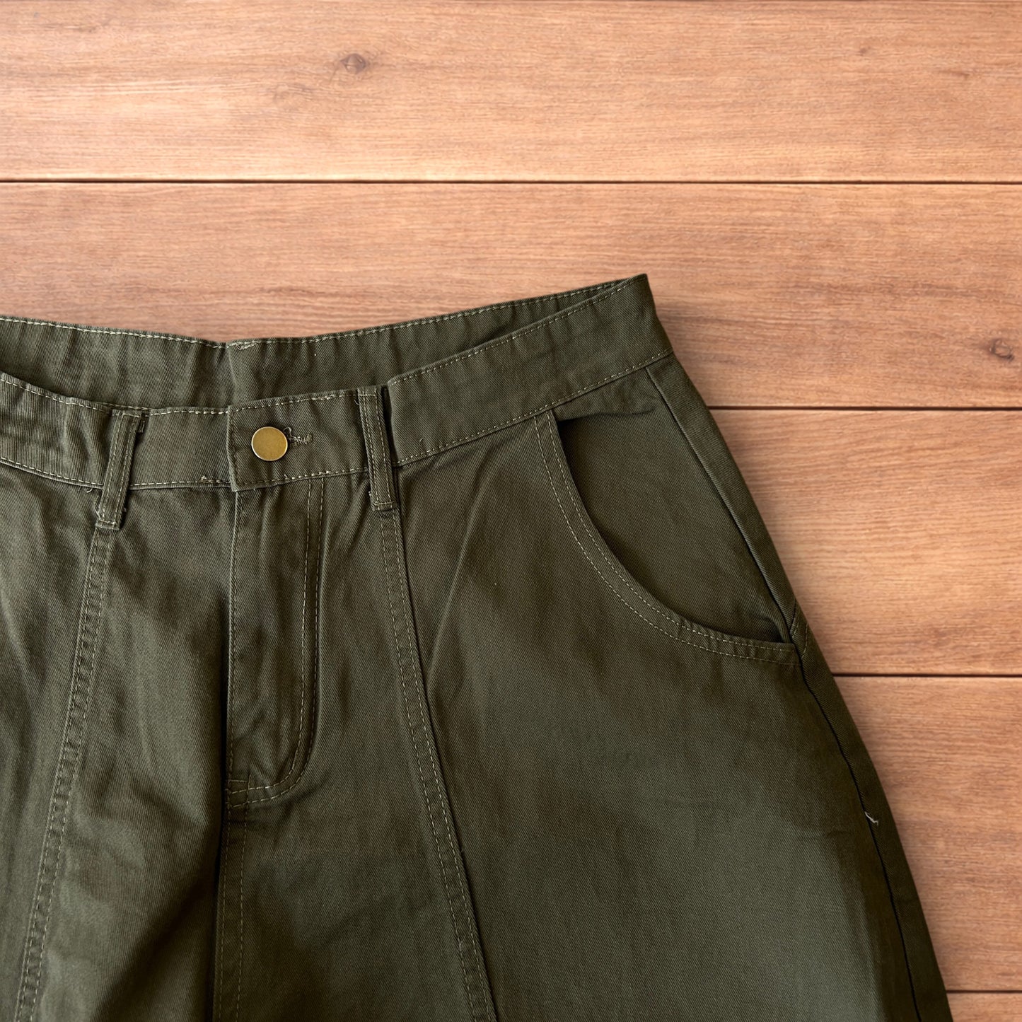 Vintage Military style baggy wide leg cargo trousers in khaki green.