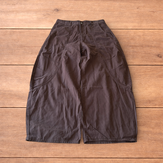 Vintage Military style baggy wide leg cargo trousers in brown.