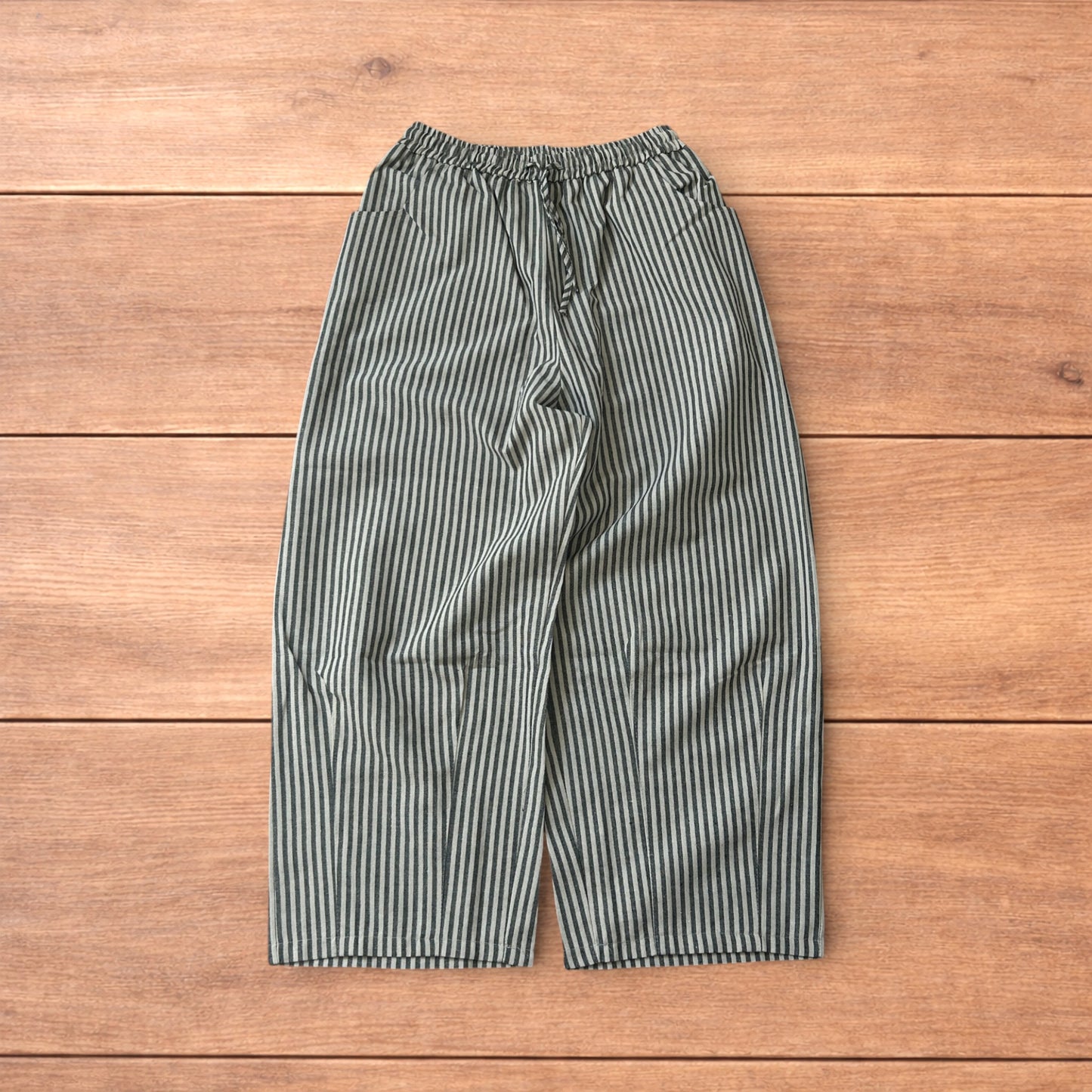 Vintage style baggy wide leg striped linen style trousers in beige/black.