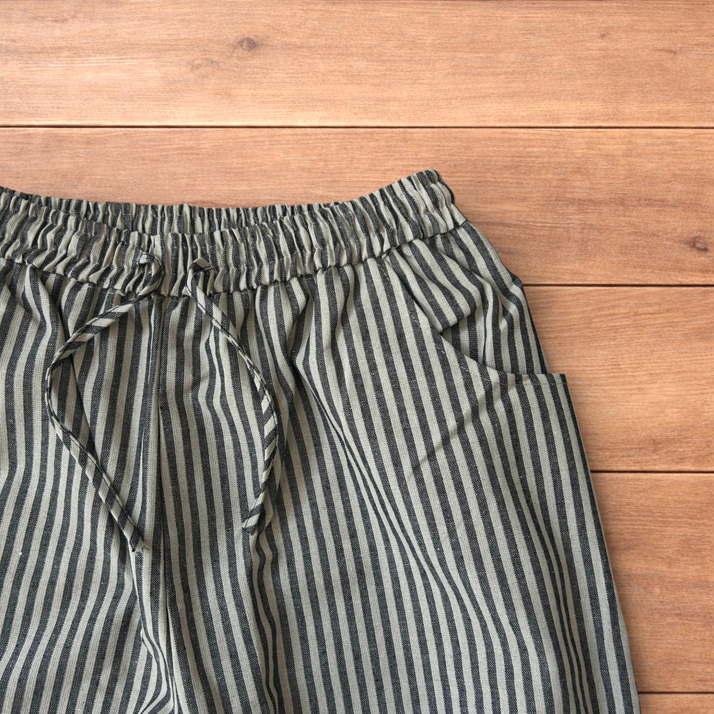 Vintage style baggy wide leg striped linen style trousers in beige/black.