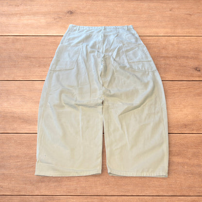 Incredible vintage style baggy wide leg skater fit jeans in white.