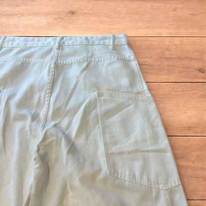 Incredible vintage style baggy wide leg skater fit jeans in white.