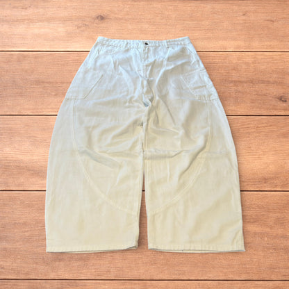 Incredible vintage style baggy wide leg skater fit jeans in white.