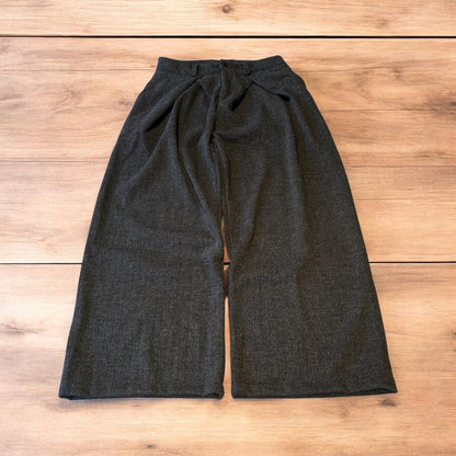 Vintage style baggy wide leg tailored wool pleated trousers in brown.