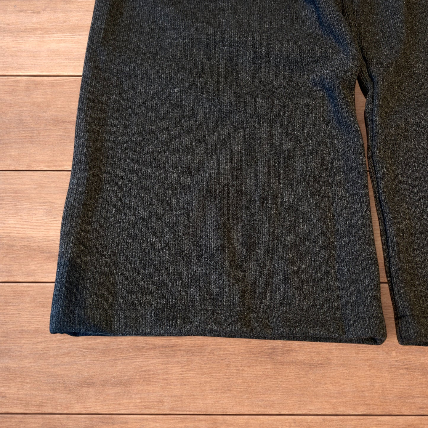 Vintage style baggy wide leg tailored wool pleated trousers in grey.