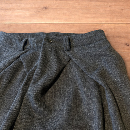 Vintage style baggy wide leg tailored wool pleated trousers in grey.