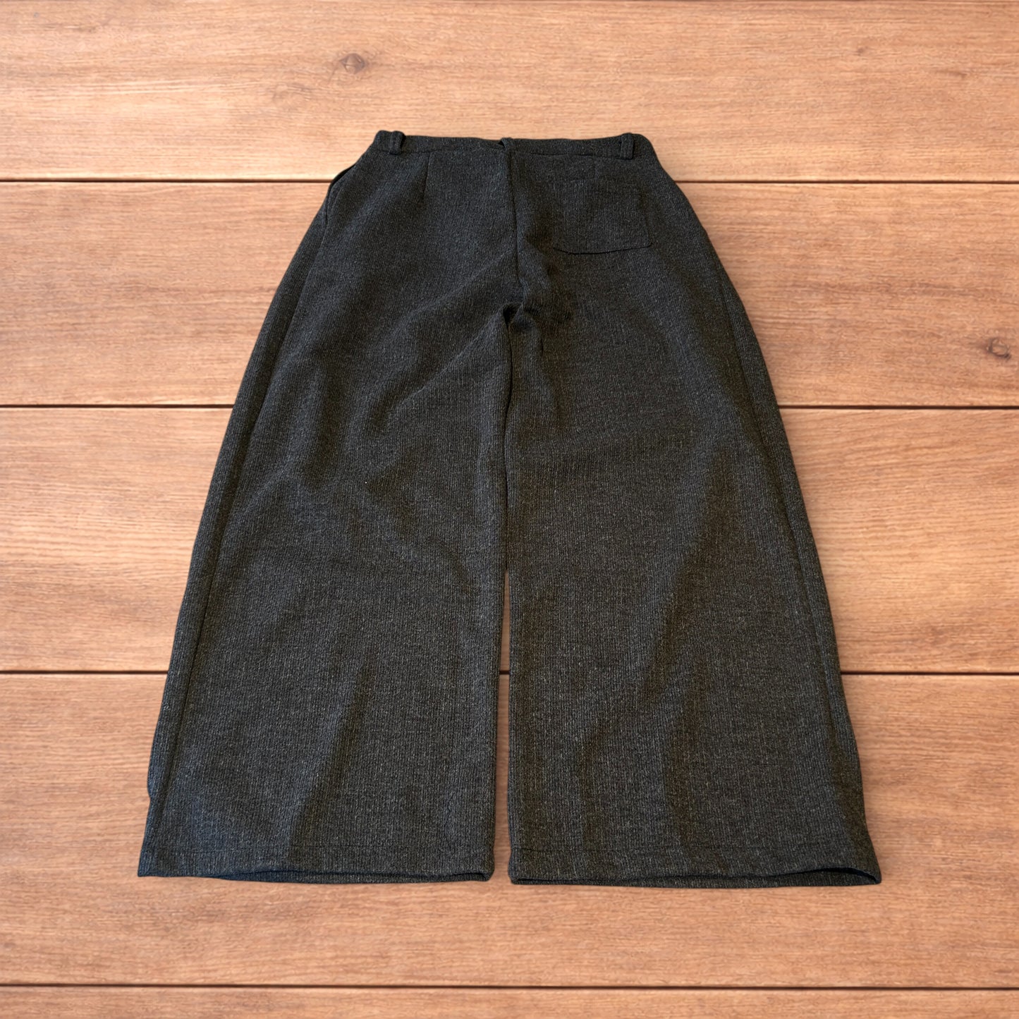 Vintage style baggy wide leg tailored wool pleated trousers in grey.