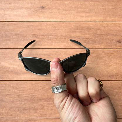Insane metal frame sunglasses in grey with black lense.