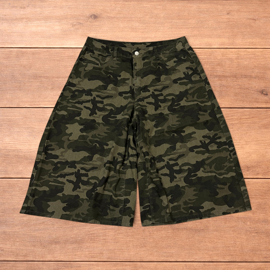 Baggy wide leg cargo shorts in army camo.